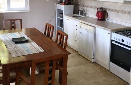 Ula Villa | 10 Minutes to Beach/ Kitebeach/ River Private Pool and Garden
