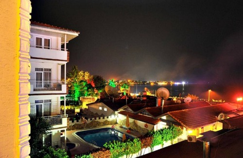Side Apartment | 110 m² Apartment ∙ 2 bedrooms ∙ 4 guests
