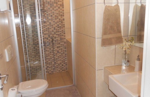 Side Apartment | 120 m² Apartment ∙ 3 bedrooms ∙ 5 guests