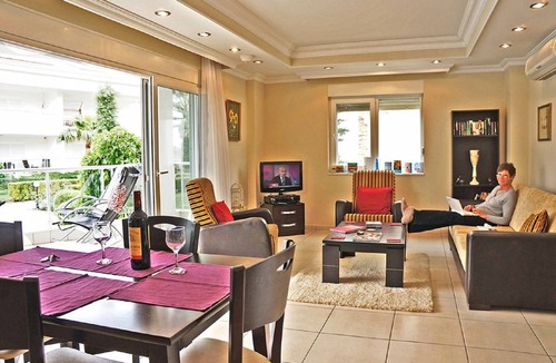 Side Apartment | 170 m² Apartment ∙ 3 bedrooms ∙ 5 guests