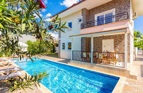Dalyan Villa | 180 m² Villa ∙ 5 bedrooms ∙ 12 guests