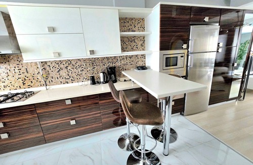 Bomonti House | 2-bedroom condo in enchanting Istanbul with WiFi, AC