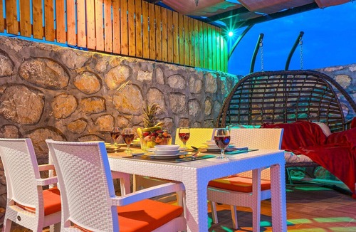 Uzumlu Villa | 2-bedroom Villa with Private Pool in Uzumlu, Kalkan