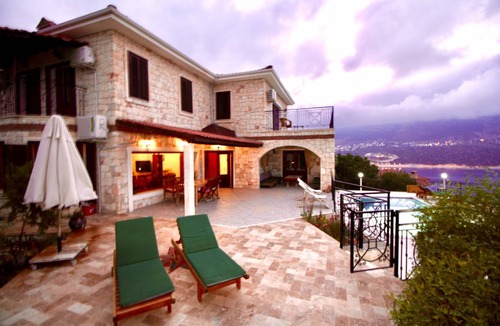 Kas Villa | 200 m² Villa ∙ 4 bedrooms ∙ 8 guests