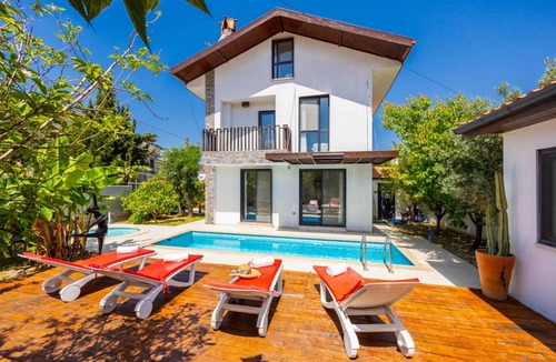 Dalyan Villa | 200 m² Villa ∙ 4 bedrooms ∙ 8 guests