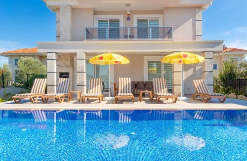 Dalyan Villa | 205 m² Villa ∙ 5 bedrooms ∙ 10 guests
