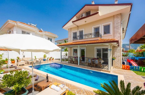 Dalyan Villa | 220 m² Villa ∙ 4 bedrooms ∙ 10 guests