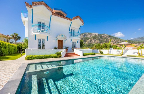 Dalyan Villa | 235 m² Villa ∙ 4 bedrooms ∙ 8 guests