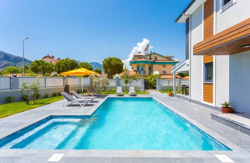 Dalyan Villa | 240 m² Villa ∙ 5 bedrooms ∙ 10 guests