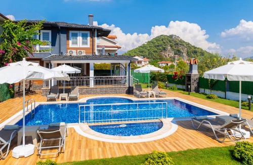Dalyan Villa | 240 m² Villa ∙ 4 bedrooms ∙ 8 guests