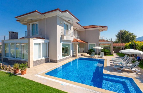 Dalyan Villa | 240 m² Villa ∙ 5 bedrooms ∙ 10 guests