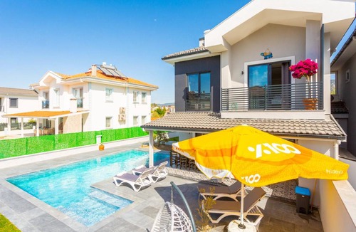 Dalyan Villa | 240 m² Villa ∙ 5 bedrooms ∙ 10 guests