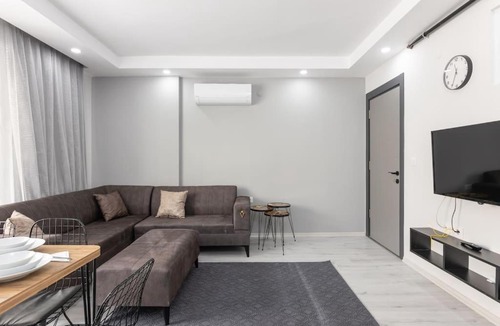 Antalya City Centre Apartment | 3-Şehir Merkezinde Büyük Daire 3 Yatak Odası