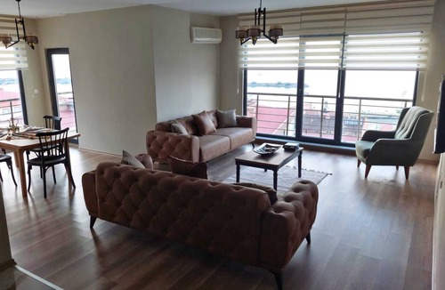 Yomra Apartment | 3+1 upstairs apartment unit with beautiful view