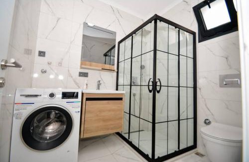 Turgutreis Apartment | 300m to Beach 2 Bedroom Upstairs Flat with Pool A2 - Yeni Dünya Bodrum
