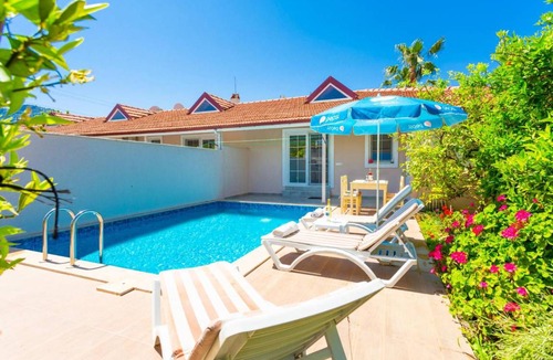 Dalyan Villa | 360 m² Villa ∙ 8 bedrooms ∙ 16 guests