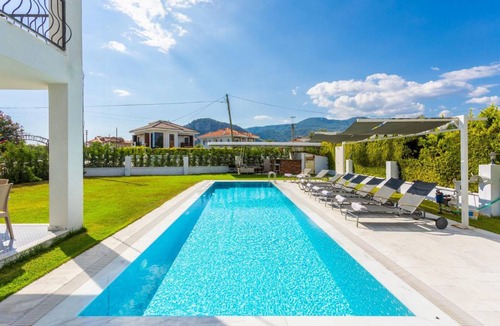 Dalyan Villa | 370 m² Villa ∙ 4 bedrooms ∙ 8 guests