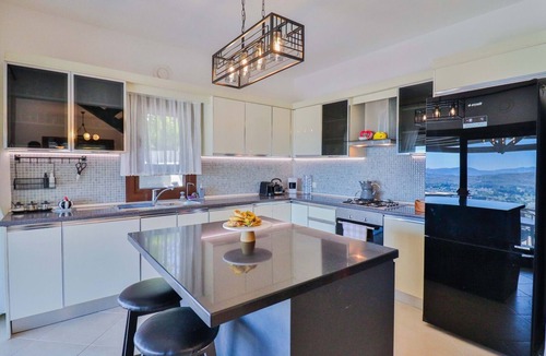 Ortakent Villa | 4 Bedroom Villa, Private Heated Pool, Jacuzzi, Beach Access, Panoramic View