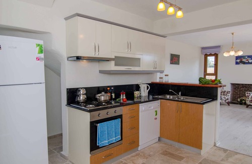 Hisaronu Villa | 5 Bedrooms, heated pool, pool table, table tennis, bbq & wifi.
