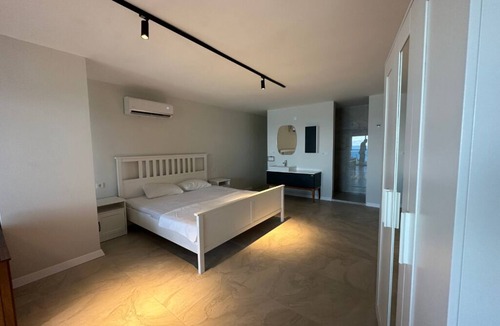 Finike Apartment | Açık Deniz Manzaralı Jakuzili Dublex Apart