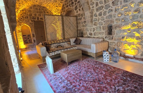 Artuklu House | Adorable 1-bedroom stone house in charming Mardin perfect for relaxing stays.