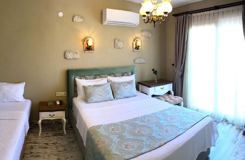 Hacımemis Hotel | Alaçatı Viola Hotel