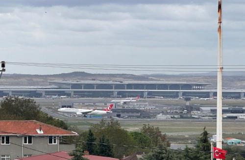 Arnavutkoy Apartment | ALTAY Airport SUİT