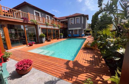 Ildır Koyu Villa | Astonishing Seafront Villa in Cesme