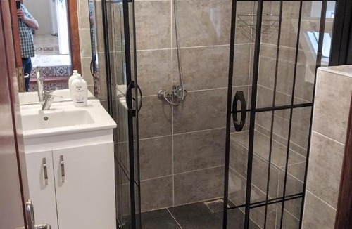 Konak Apartment | Beautiful stone guesthouse in cool Konak district