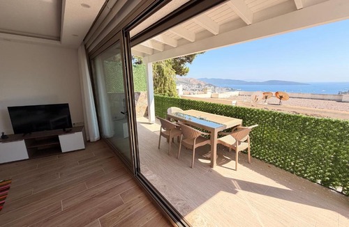 Bodrum City Center Apartment | BODRUM BURCU RESIDENCE, Magnificent Sea View, Cozy, Free Otopark, Free Wifi