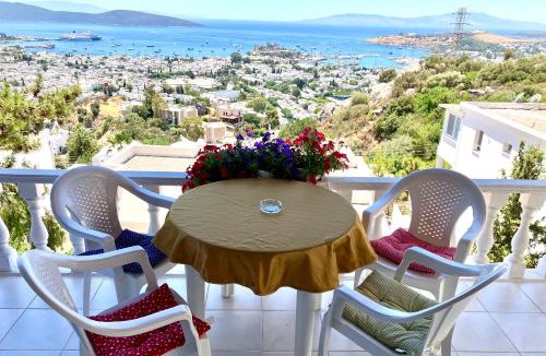 Bodrum City Center Villa | BODRUM BURCU VILLA , Magnificent Sea View, Cozy, Free Otopark, Free Wifi