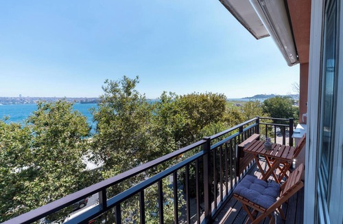Gumussuyu Mahallesi Apartment | Bosphorus View with Balcony - 3 Bedrooms 2 Bathrooms
