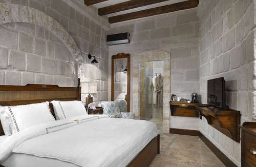 Nevsehir Hotel | Boutique Cave Experience with Romantic Spa Nights & Pool Access!