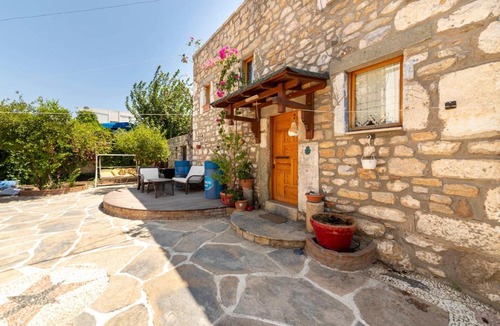 Bodrum City Center Apartment | Captivating Stone House with Patio near Beach in the Heart of Bodrum