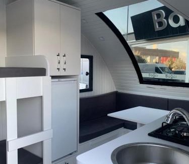 Tatvan Apartment | Caravan suit