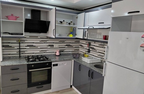 Antalya City Centre Apartment | Central Gated Residential Complex 100mbps WiFi