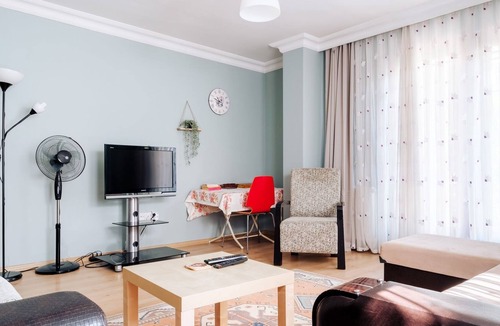 Umraniye Apartment | Central Modern Flat, 7 min to Metropol Mall