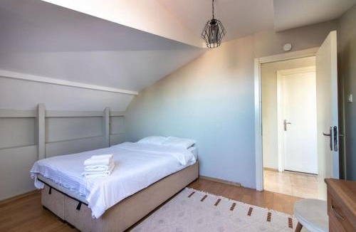 Maltepe Apartment | Charming 2BR Panoramic Views Penthouse in Maltepe