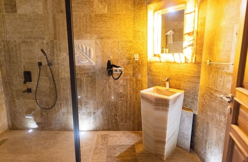Uchisar Apartment | Charming Corner Cave Suite 103