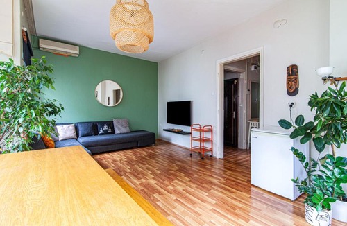 Cihangir Apartment | Charming Flat with Terrace near Taksim Square