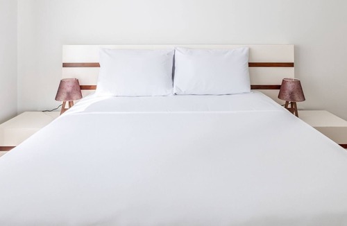 Moda Apartment | Chic Flat w Balcony 5 min to Moda Coast