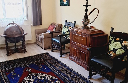 Goreme House | Classical Backyard Home-Exclusive House