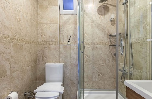 Nisantasi Apartment | Colorful Breezy Apartment Close Trendy Attractions in the Heart of Nisantasi