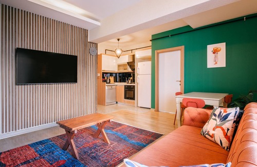 Esenyurt Apartment | Colorful Flat Near Torium and Beylikduzu Metrobus
