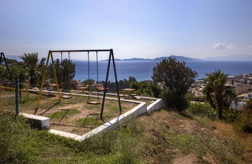 Mentese Villa | Comfy Villa with Shared Pool and Terrace in Bodrum