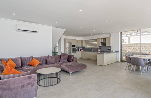 Kalkan Villa | Contemporary Villa for 12 People, Extensive Outside Space, Close to the Town
