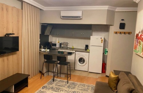 Kaleici Apartment | Cozy 1-bedroom flat in near Old Town with AC and balcony