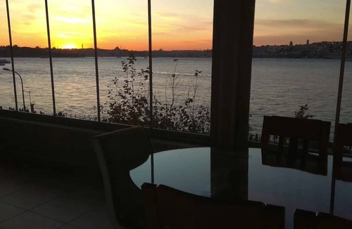 Uskudar Apartment | Cozy 2-bedroom apartment with Stunning Sea Views in enchanting Üsküdar, İstanbul