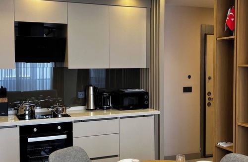 Kumluca Apartment | Cozy 2-bedroom apartment in Finike with a sea view, pool, sauna and gym