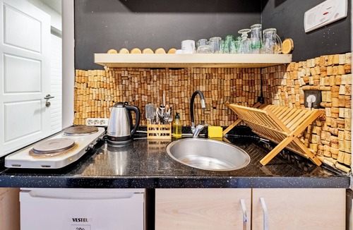 Bomonti Apartment | Cozy Central Flat w/Netflix & Elevator Near Metro 2 minute walking distance